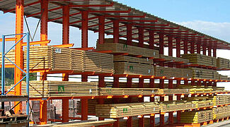 Cantilever racking system with roof